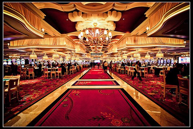 Lotsa Slots آن لائن کیسینو میں اصل گیمز